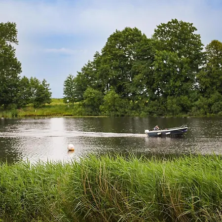 Holiday home - Hausboot 1 *