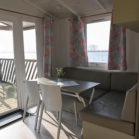 Prázdninový dům - Hausboot 1 *