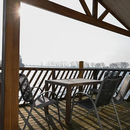 - Hausboot 1 Prázdninový dům